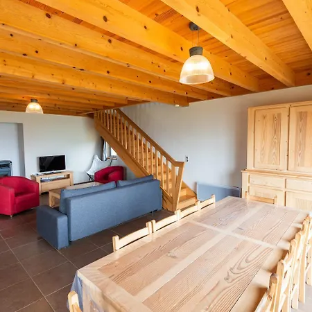 Montbuisson 8/10 Personnes Holiday home Saint-Pierre-des-Tripiers